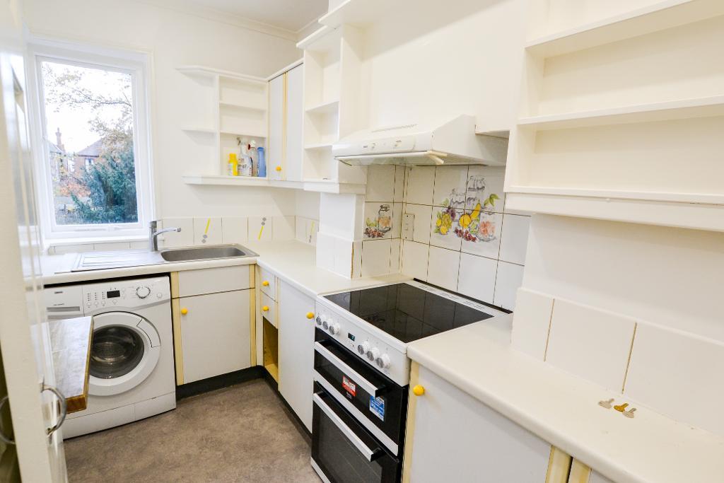 1st floor rear studio, Claremont Road, Cricklewood, London, NW2 1BP