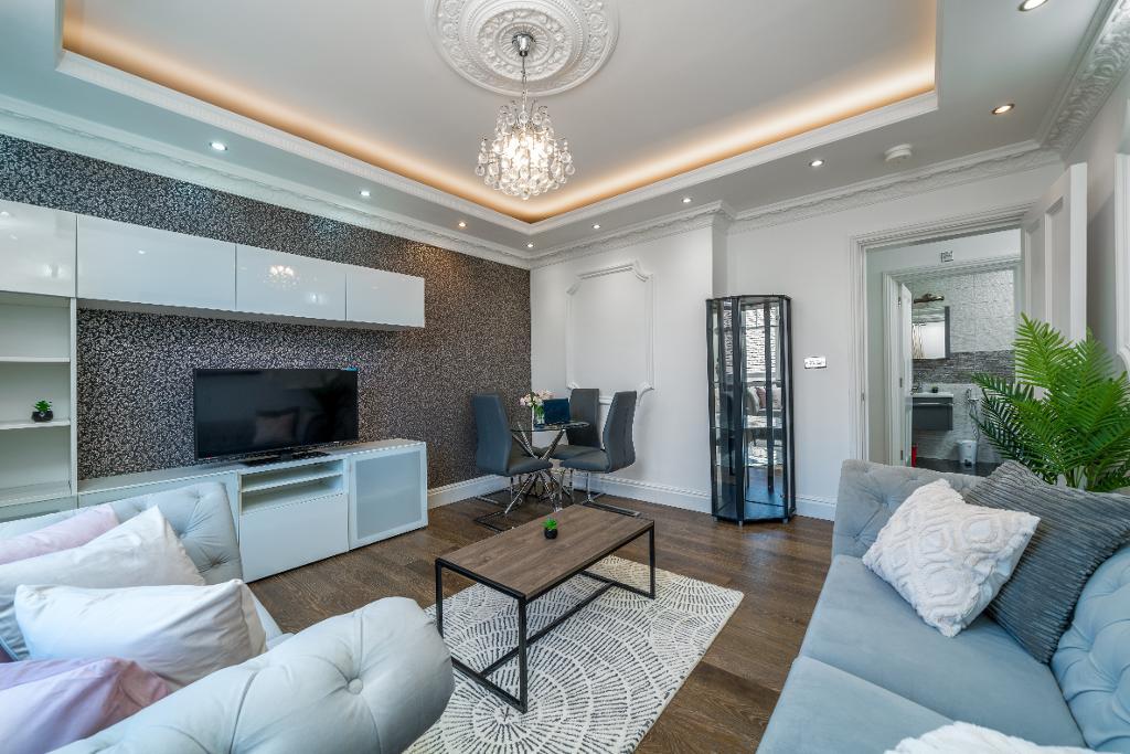 82 Marsh Lane, Mill Hill, London, NW7 4NX