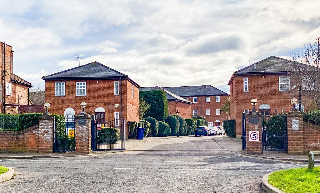 Hamlet Square, London, NW2 1SR