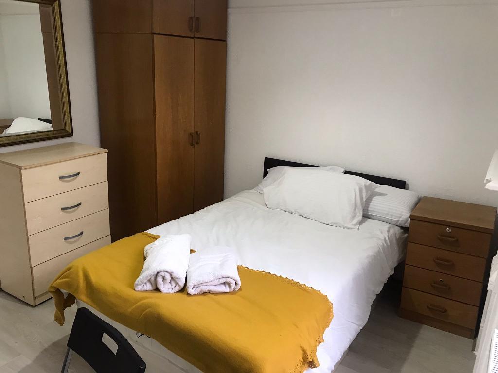 Finchley Road, London, NW11 8DL